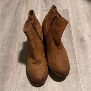 Clarks Brown Suede heeled ankle booties